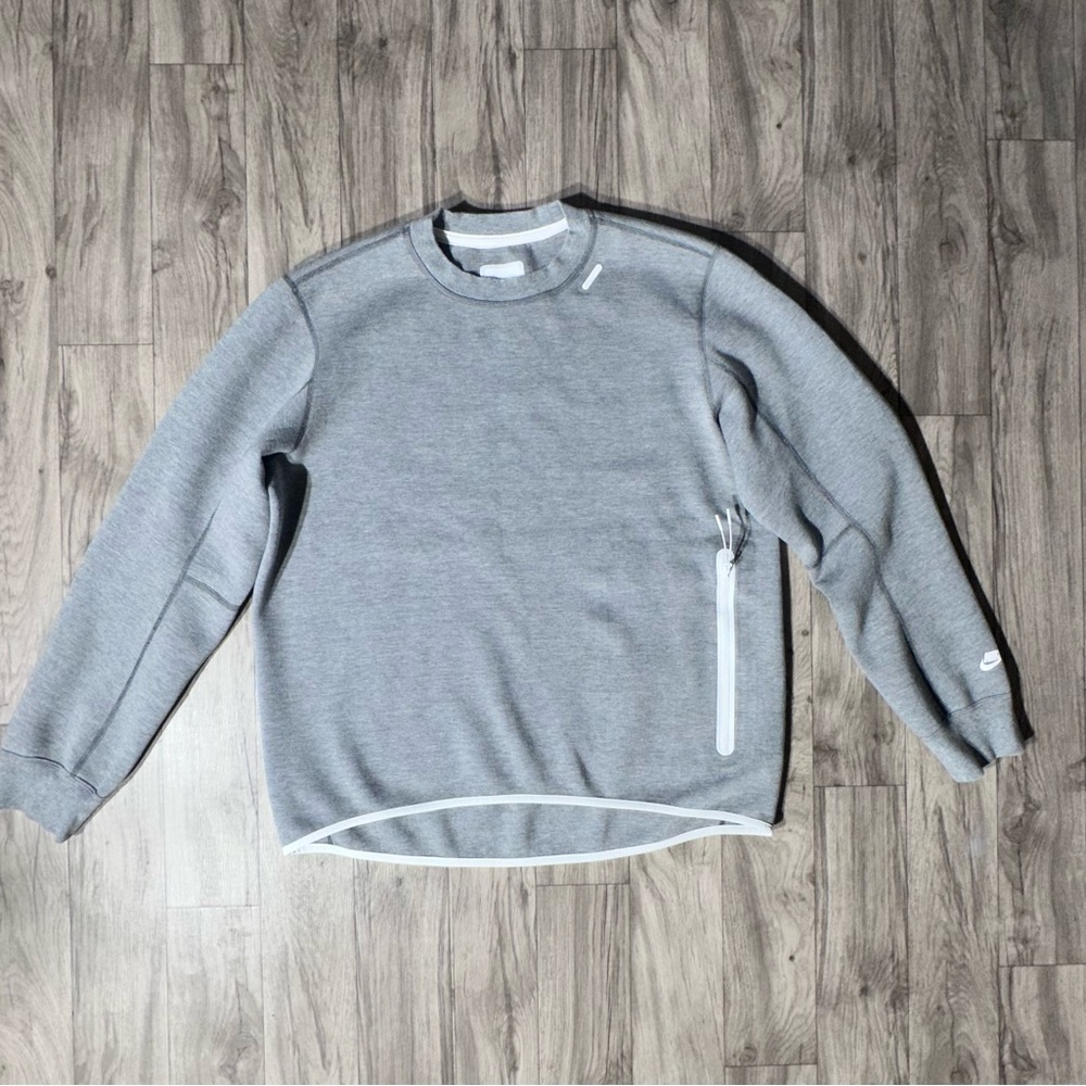 Nike Gray Crewneck Men's Sweater . Nike Tech / performance:
